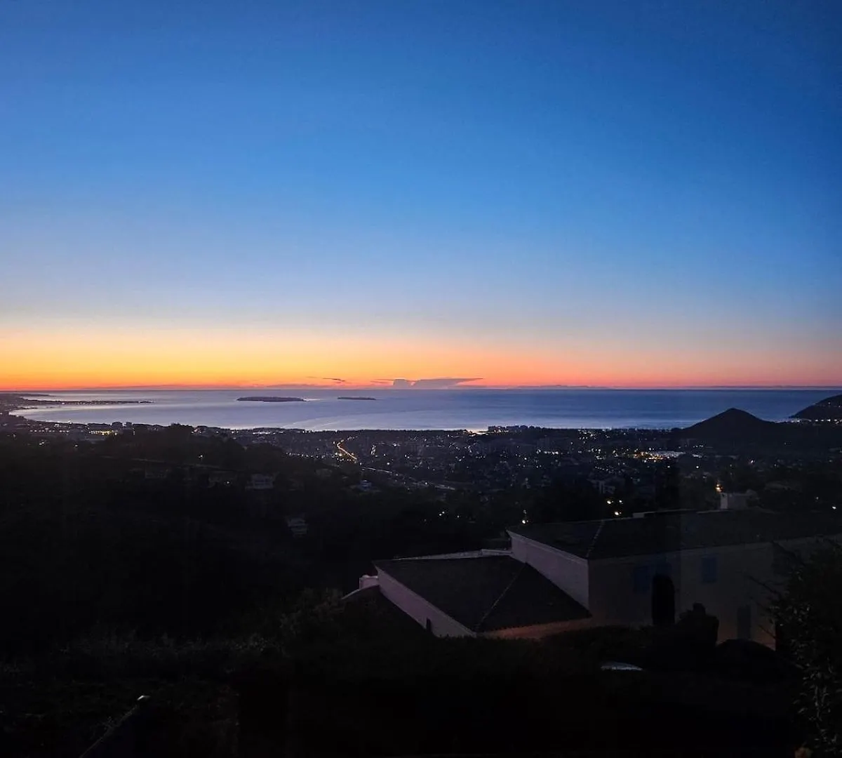 Modern Apartment With Sea View Mandelieu-la-Napoule
